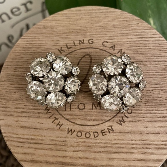 Vintage Weiss Clip Earrings - Picture 2 of 5